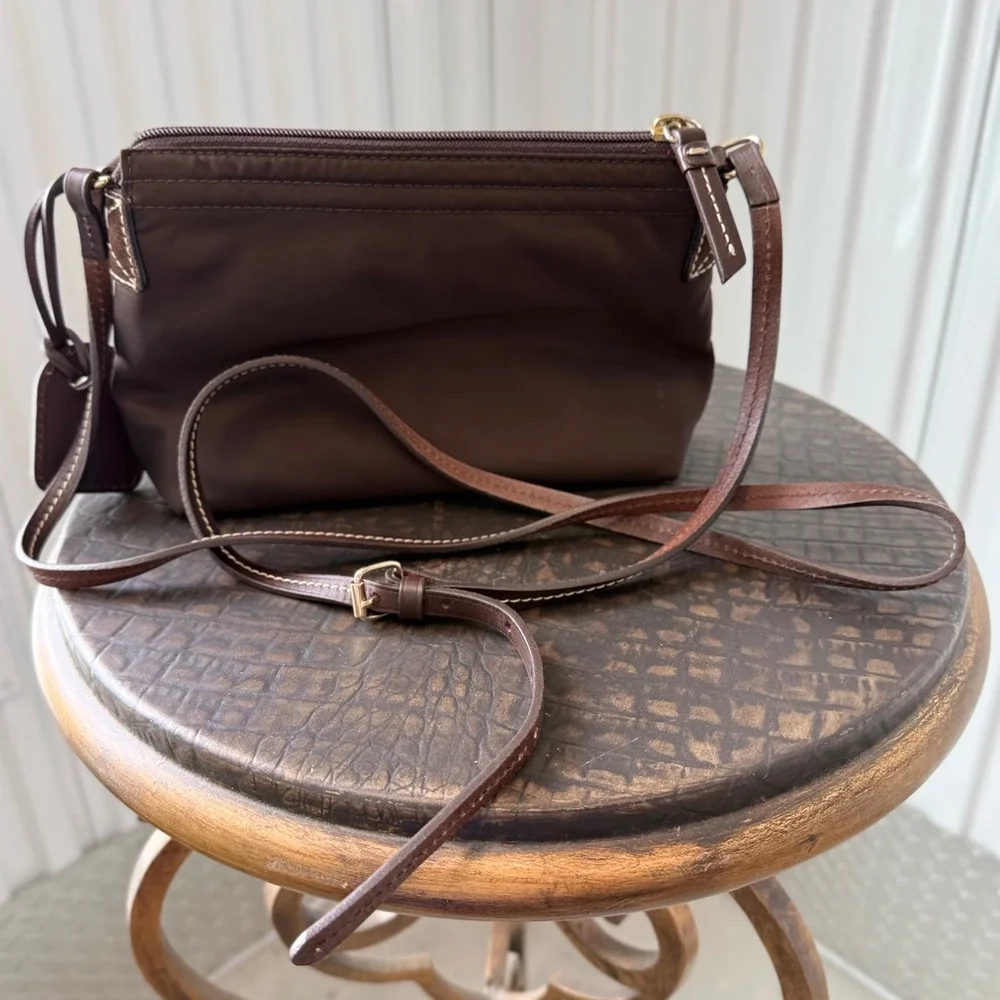Dooney & Bourke Crossbody Bag Womens O/S Brown Excellent Nylon Leather Trim Duck